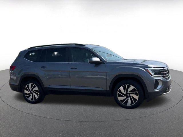 Photo of 2024 Platinum Gray Metallic Volkswagen Atlas