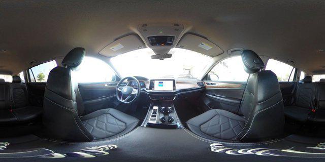 Photo of 2024 Platinum Gray Metallic Volkswagen Atlas
