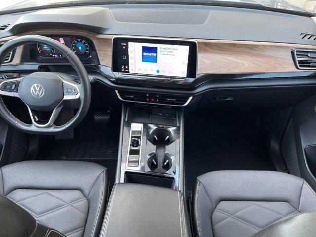 Photo of 2024 Platinum Gray Metallic Volkswagen Atlas