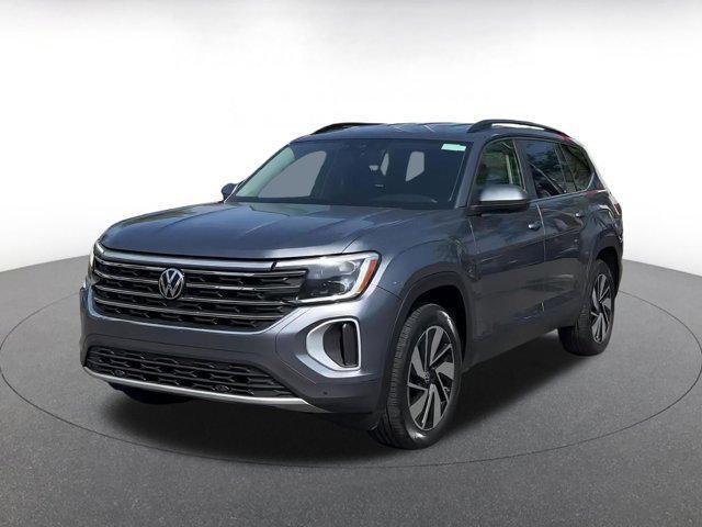 Photo of 2024 Platinum Gray Metallic Volkswagen Atlas