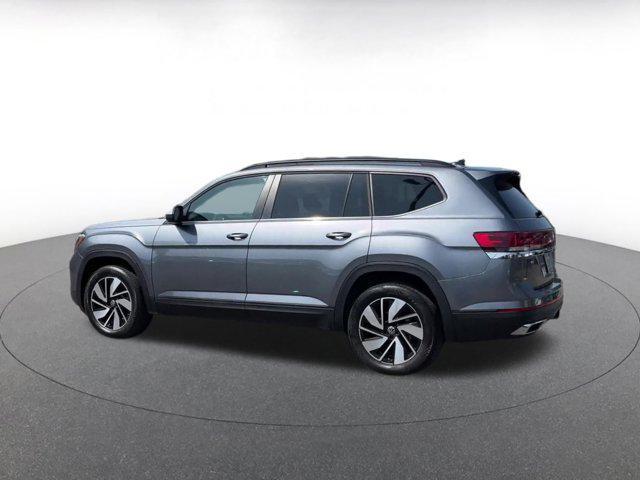 Photo of 2024 Platinum Gray Metallic Volkswagen Atlas