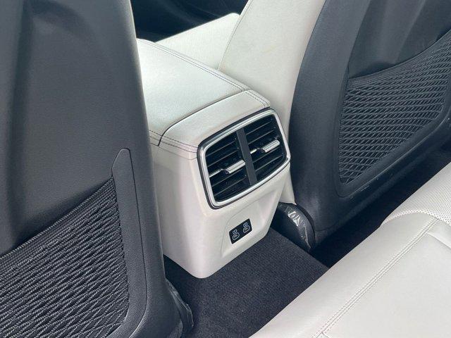 Photo of 2024 Alta White Genesis G70