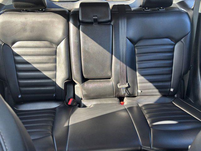 Photo of 2024 Agate Black Metallic Ford Edge