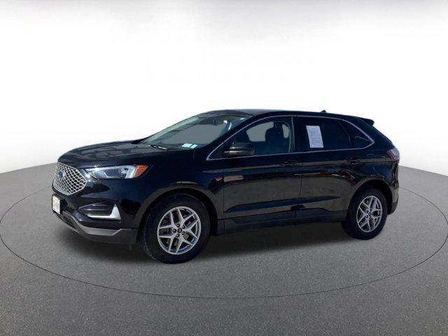 Photo of 2024 Agate Black Metallic Ford Edge