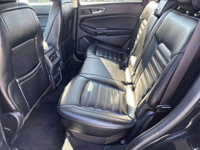 Photo of 2024 Agate Black Metallic Ford Edge