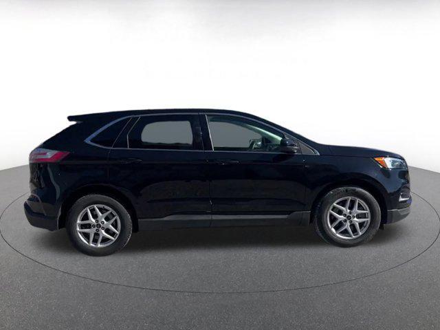 Photo of 2024 Agate Black Metallic Ford Edge