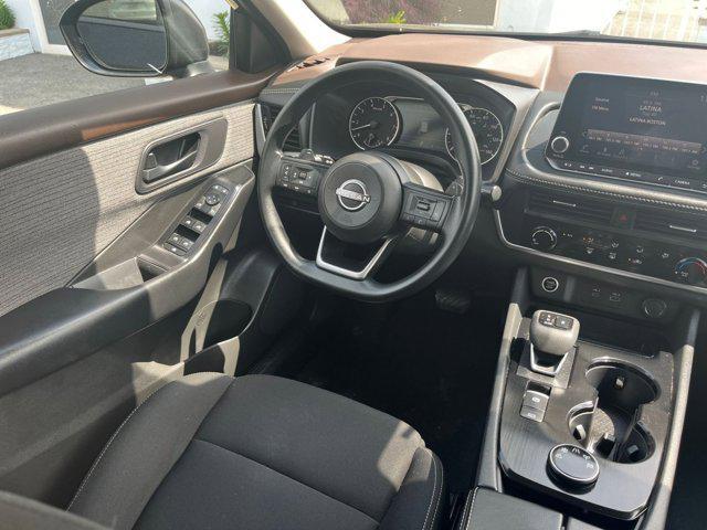 Photo of 2023 Super Black Nissan Rogue