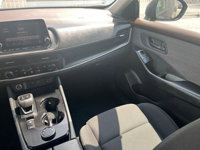 Photo of 2023 Super Black Nissan Rogue