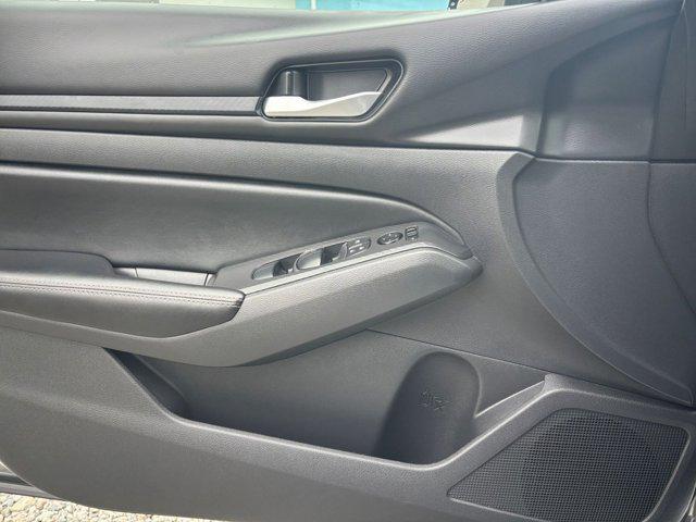 Photo of 2024 Brilliant Silver Metallic Nissan Altima