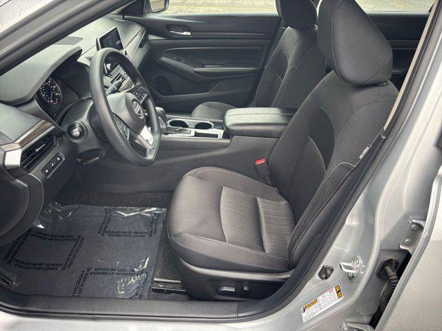Photo of 2024 Brilliant Silver Metallic Nissan Altima