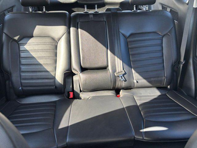 Photo of 2024 Iconic Silver Metallic Ford Edge