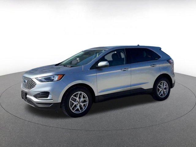 Photo of 2024 Iconic Silver Metallic Ford Edge