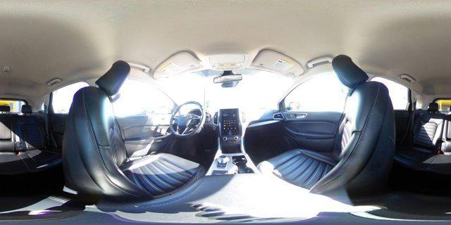 Photo of 2024 Iconic Silver Metallic Ford Edge