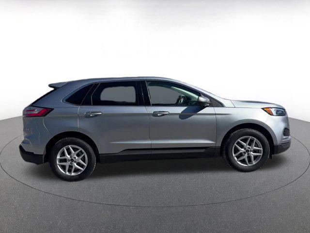 Photo of 2024 Iconic Silver Metallic Ford Edge