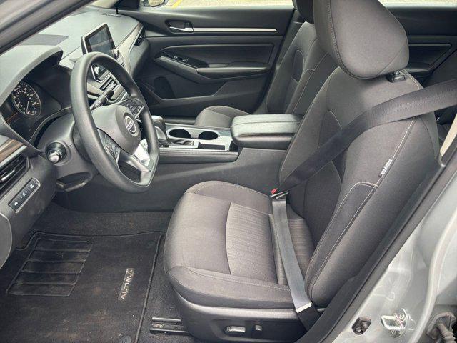 Photo of 2023 Brilliant Silver Metallic Nissan Altima