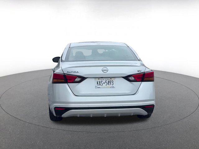 Photo of 2023 Brilliant Silver Metallic Nissan Altima