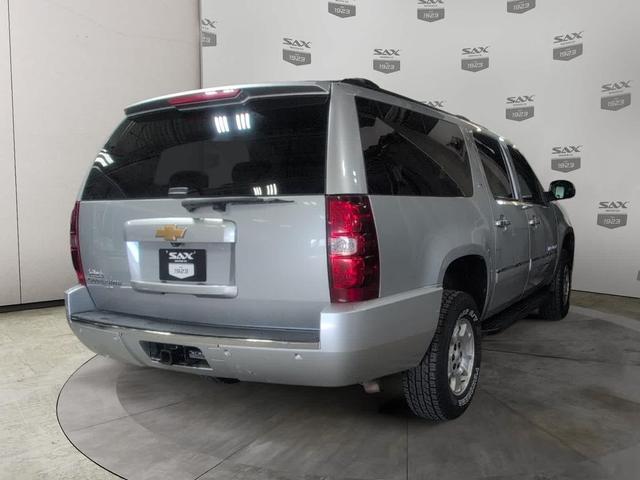 Photo of 2013 Silver Ice Metallic Chevrolet Suburban