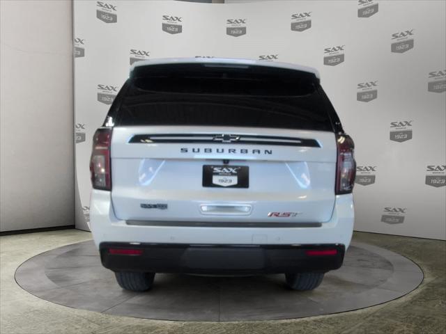 Photo of 2023 Iridescent Pearl Tricoat Chevrolet Suburban
