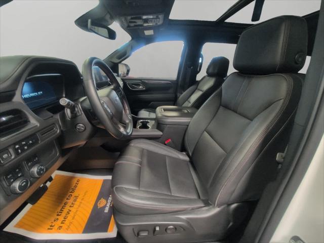Photo of 2023 Iridescent Pearl Tricoat Chevrolet Suburban