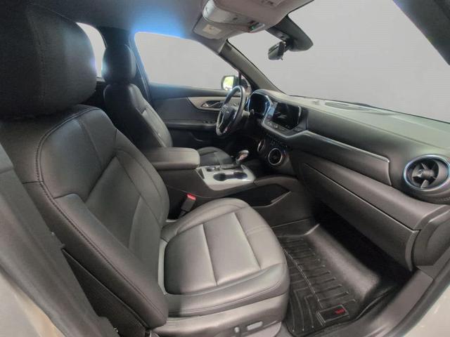 Photo of 2022 Silver Ice Metallic Chevrolet Blazer