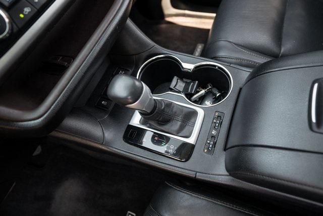 Photo of 2015 Blizzard Pearl Toyota Highlander