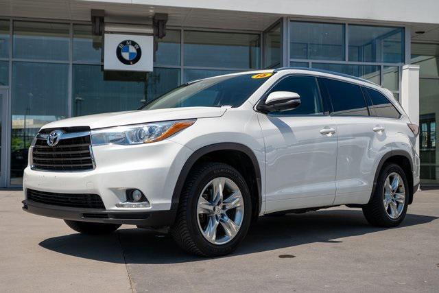 Photo of 2015 Blizzard Pearl Toyota Highlander