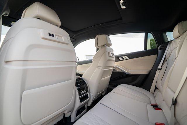 Photo of 2023 Alpine White BMW X6