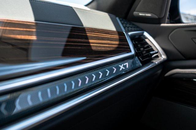 Photo of 2026 Black Sapphire Metallic BMW X7