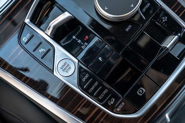 Photo of 2026 Black Sapphire Metallic BMW X7