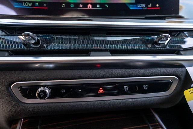 Photo of 2026 Black Sapphire Metallic BMW X7