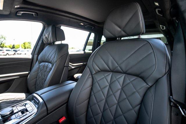Photo of 2026 Black Sapphire Metallic BMW X7