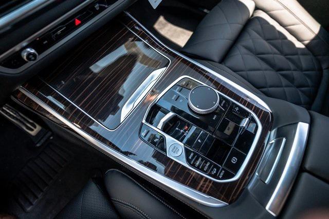 Photo of 2026 Black Sapphire Metallic BMW X7