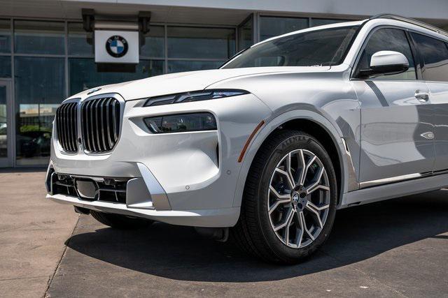 Photo of 2026 Alpine White BMW X7
