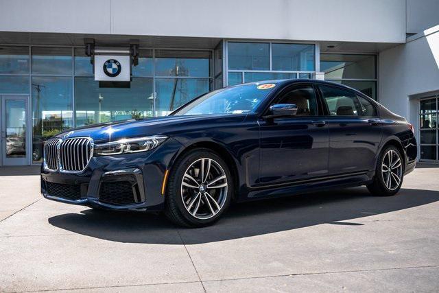 2022 BMW 740