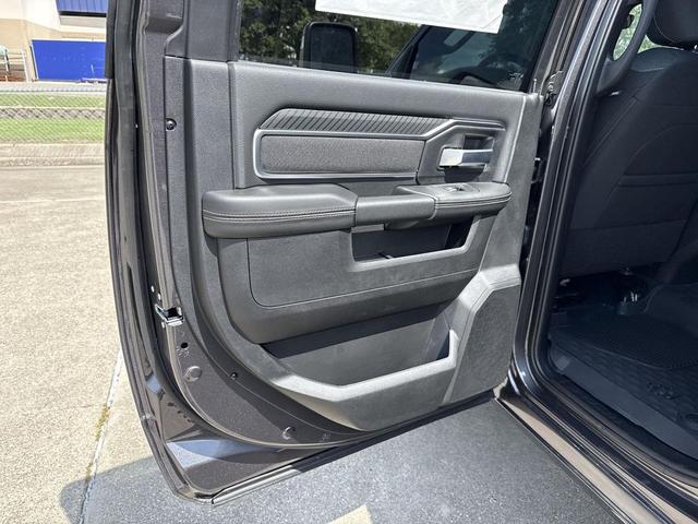 Photo of 2025 Granite Crystal Metallic Clearcoat RAM 2500