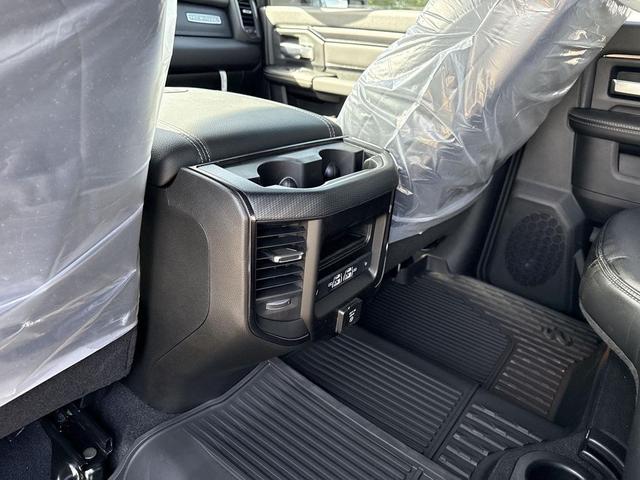 Photo of 2025 Granite Crystal Metallic Clearcoat RAM 2500