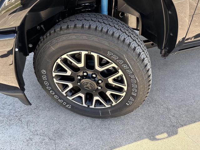 Photo of 2025 Diamond Black Crystal Pearlcoat RAM 2500