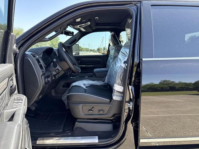 Photo of 2025 Diamond Black Crystal Pearlcoat RAM 2500