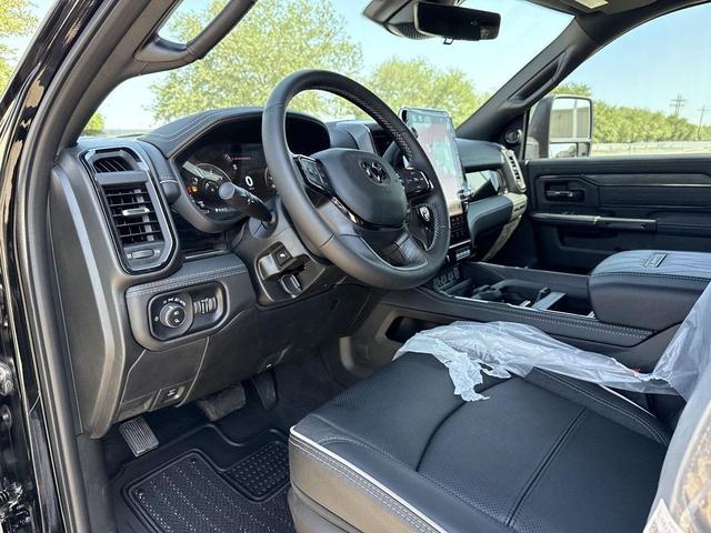 Photo of 2025 Diamond Black Crystal Pearlcoat RAM 2500