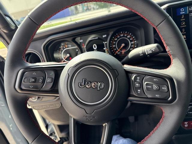 Photo of 2024 Anvil Clear Coat Jeep Gladiator