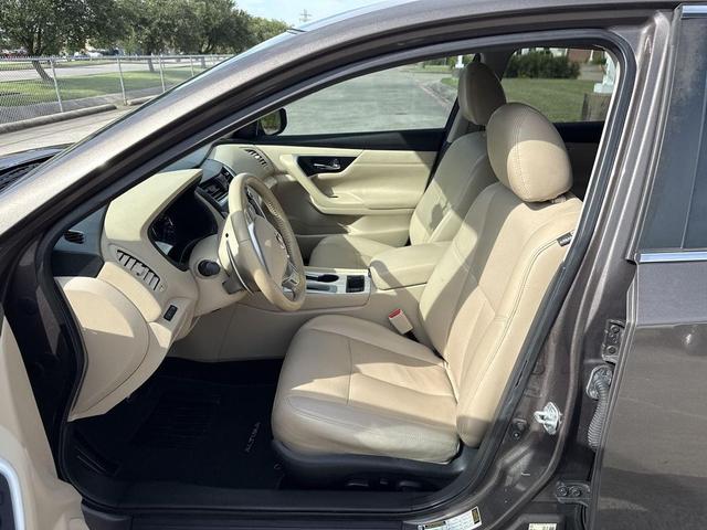 Photo of 2017 Java Metallic Nissan Altima