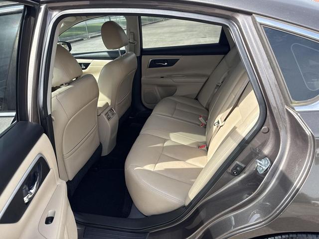 Photo of 2017 Java Metallic Nissan Altima