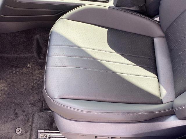 Photo of 2024 Pure White Volkswagen Tiguan