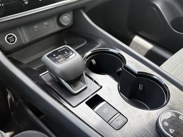 Photo of 2021 Super Black Nissan Rogue