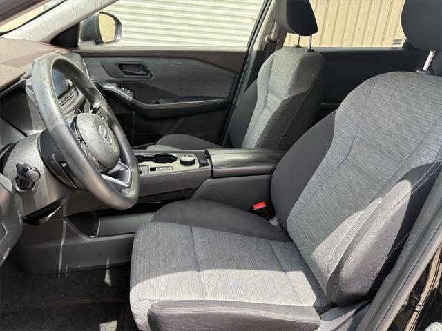 Photo of 2021 Super Black Nissan Rogue