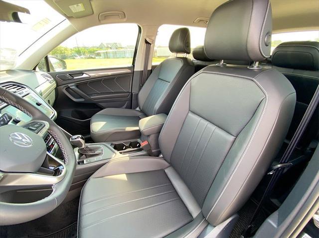 Photo of 2024 Black Pearl Volkswagen Tiguan