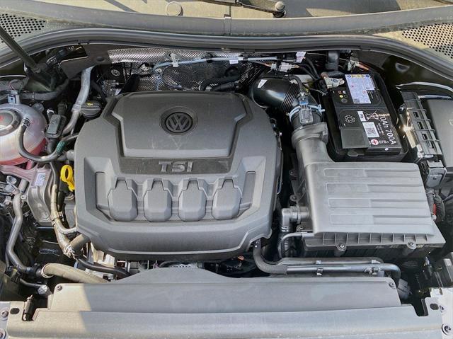 Photo of 2024 Black Pearl Volkswagen Tiguan