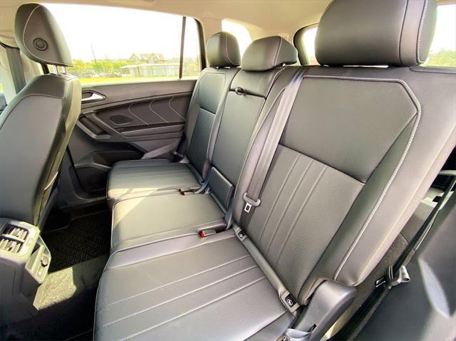 Photo of 2024 Black Pearl Volkswagen Tiguan