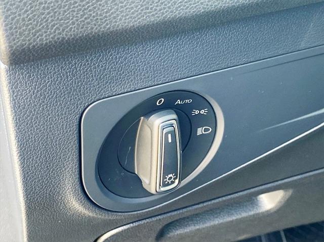 Photo of 2024 Black Pearl Volkswagen Tiguan