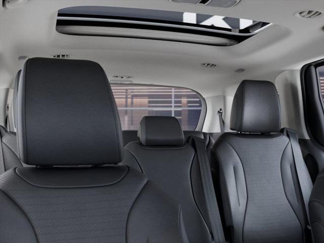 Photo of 2026 Ceramic Silver Kia Carnival